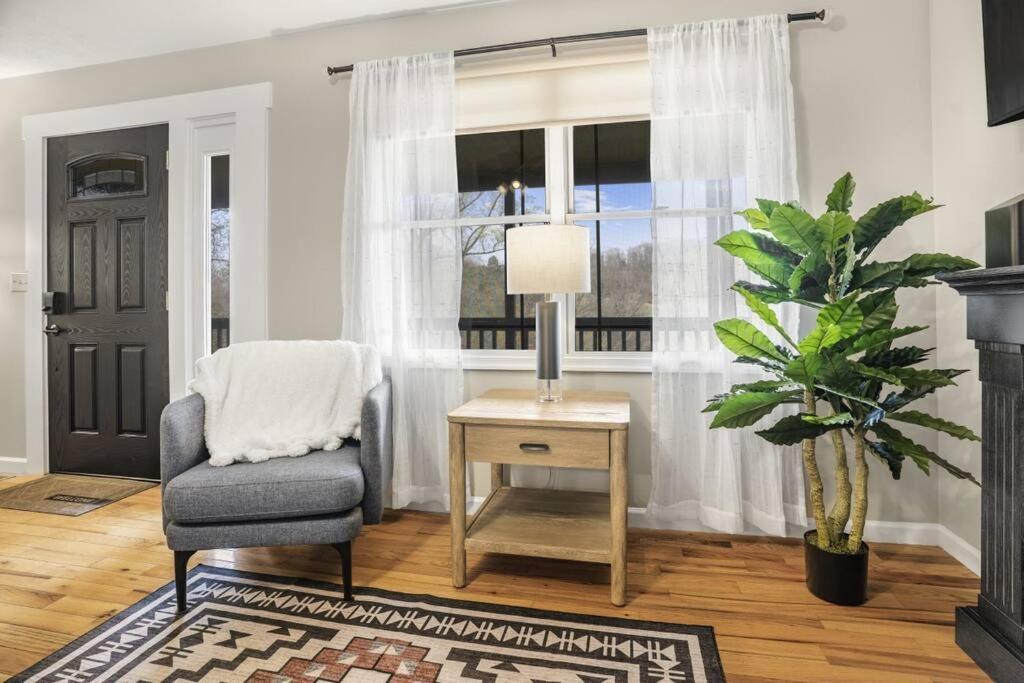 Villa Mountain Views, Hot Tub, Firepit, Dog Friendly, Ev Connector Stanley Exterior foto